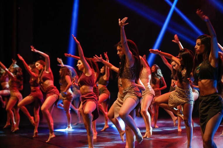 Tribe Dance Hold Your Dream 